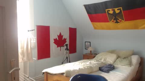 Snapshot of andre124231 chatting on September 17, 11:33 am Andre online show from September 17, 11:33 am