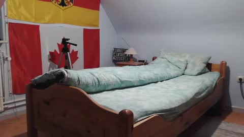 Snapshot of andre124231 chatting on January 1, 8:04 pm Andre online show from January 1, 8:04 pm