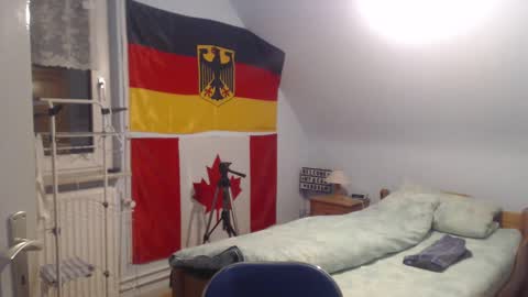 Snapshot of andre124231 chatting on December 20, 6:56 pm Andre online show from December 20, 6:56 pm