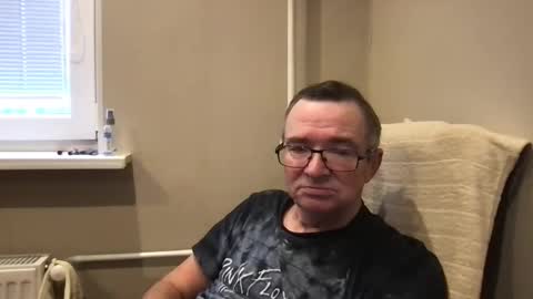 Snapshot of andreass60 chatting on January 29, 8:29 am andreass60 online show from January 29, 8:29 am