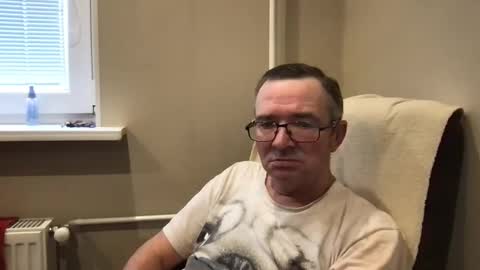 Snapshot of andreass60 chatting on February 4, 7:51 am andreass60 online show from February 4, 7:51 am