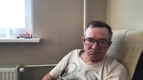 Snapshot of andreass60 chatting on February 20, 7:12 am andreass60 online show from February 20, 7:12 am