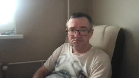 Snapshot of andreass60 chatting on February 14, 7:07 am andreass60 online show from February 14, 7:07 am