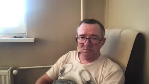 Snapshot of andreass60 chatting on February 13, 7:03 am andreass60 online show from February 13, 7:03 am