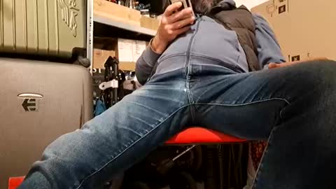 Snapshot of andrecool979 chatting on October 29, 7:55 am Andre online show from October 29, 7:55 am