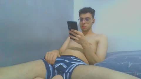 andres129494 online show from November 22, 3:06 am