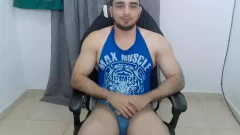 andres180950734 online show from May 27, 11:02 pm