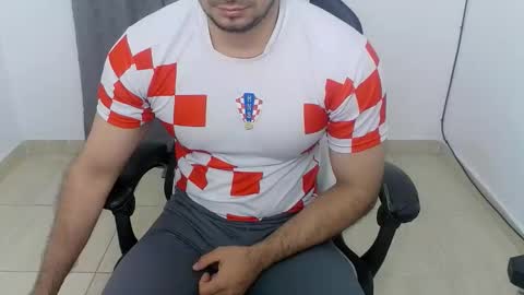 andres180950734 online show from October 2, 10:08 am