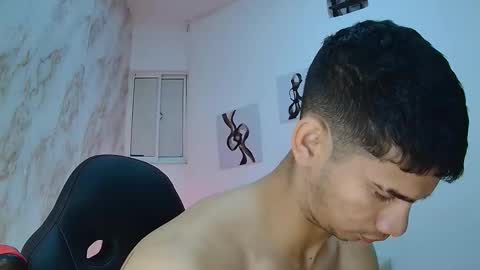 andres_stud online show from February 16, 8:01 am