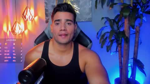 Snapshot of andresfiit chatting on October 24, 3:08 am Andres online show from October 24, 3:08 am
