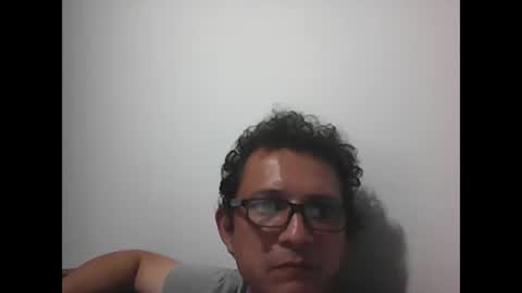 andresfloga online show from October 14, 2:29 am