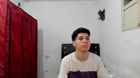 andrew_2811 online show from March 11, 10:44 am