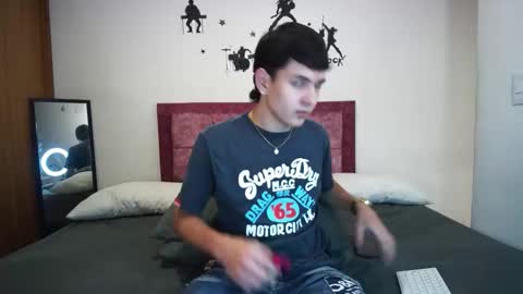 Snapshot of andrew_restrepo chatting on October 15, 8:05 pm andrew restrepo online show from October 15, 8:05 pm