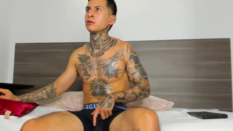 andrew_sanders69 online show from November 22, 4:34 am