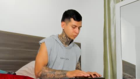 andrew_sanders69 online show from December 2, 11:43 pm