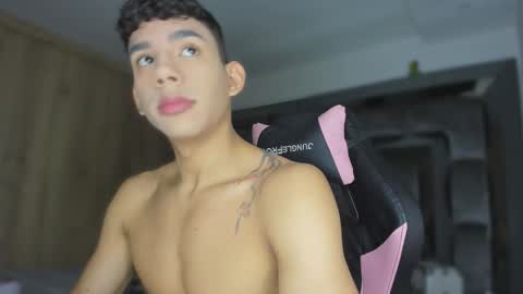 Andrew M. online show from November 19, 8:36 am