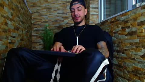 Snapshot of andrewbanner chatting on December 29, 6:03 am MasterRomania  online show from December 29, 6:03 am