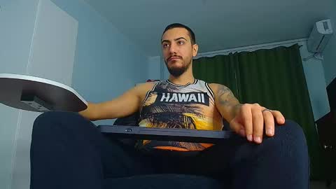 Snapshot of andrewbanner chatting on October 15, 6:10 am MasterRomania  online show from October 15, 6:10 am