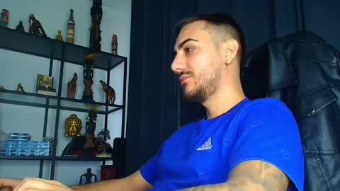 Snapshot of andrewbanner chatting on February 28, 5:59 am MasterRomania  online show from February 28, 5:59 am