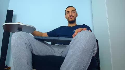 Snapshot of andrewbanner chatting on October 27, 5:32 am MasterRomania  online show from October 27, 5:32 am