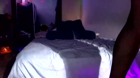 Snapshot of andrewgennie chatting on September 12, 7:19 am andrewgennie online show from September 12, 7:19 am