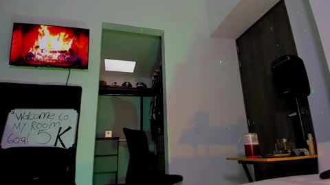 Andrew Johnson online show from September 24, 7:12 pm