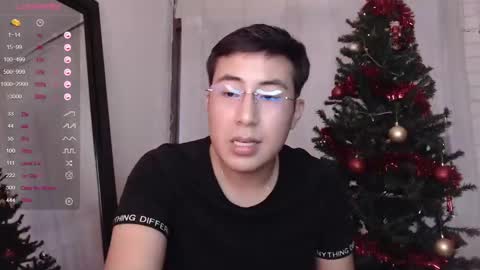 andrewmhilton_ online show from December 2, 9:04 pm