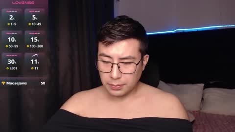 andrewmhilton_ online show from February 12, 1:55 am