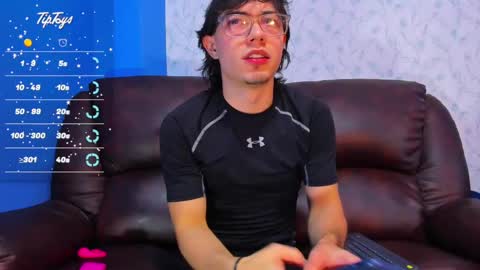 AndreW White online show from March 7, 3:39 pm