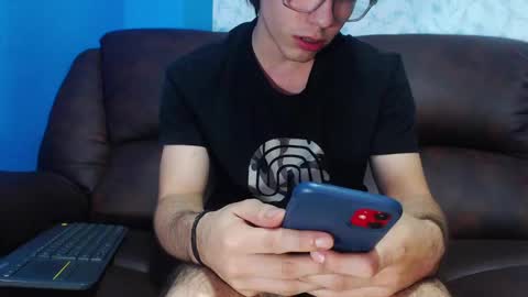 AndreW White online show from December 21, 10:50 am