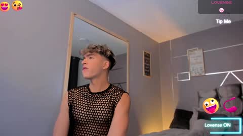 Snapshot of andrius_24 chatting on February 5, 1:00 pm      online show from February 5, 1:00 pm