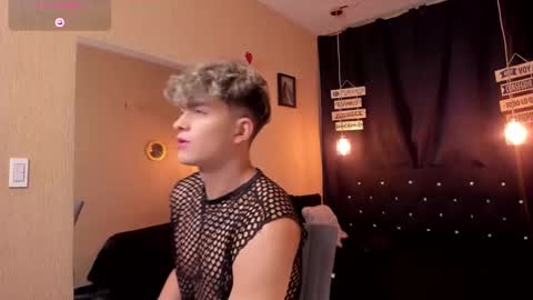 Snapshot of andrius_24 chatting on February 24, 1:21 pm      online show from February 24, 1:21 pm