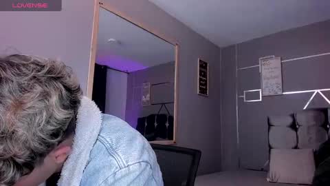 Snapshot of andrius_24 chatting on January 27, 12:58 pm      online show from January 27, 12:58 pm