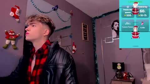 Snapshot of andrius_24 chatting on December 15, 11:34 am      online show from December 15, 11:34 am