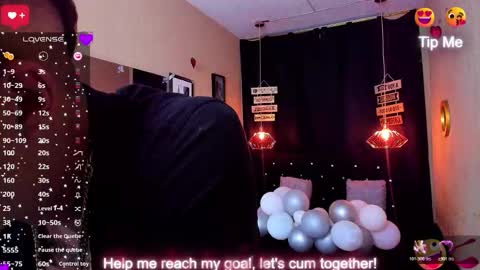 Snapshot of andrius_24 chatting on October 18, 1:43 am      online show from October 18, 1:43 am