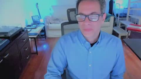 Andrew online show from August 1, 5:01 pm