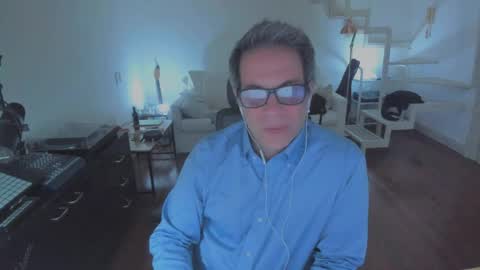 Andrew online show from June 2, 3:18 am