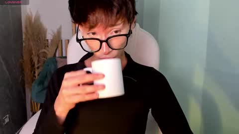 Andy online show from June 2, 10:44 pm
