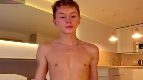 angel_andreww online show from December 10, 12:16 pm