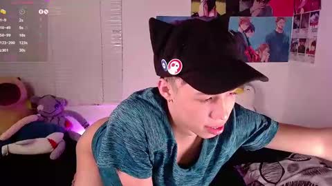 Snapshot of angel_bless19 chatting on December 27, 11:31 pm Angel   help me with 100 thumbs up online show from December 27, 11:31 pm