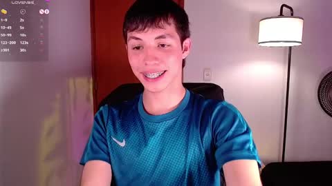 Snapshot of angel_bless19 chatting on January 17, 8:59 pm Angel   help me with 100 thumbs up online show from January 17, 8:59 pm