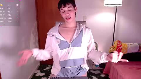 Snapshot of angel_bless19 chatting on December 20, 12:52 am Angel   help me with 100 thumbs up online show from December 20, 12:52 am