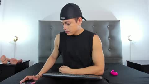 Angel Cuervo online show from December 9, 12:31 pm