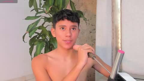 ngel Esteban  online show from February 26, 4:03 am