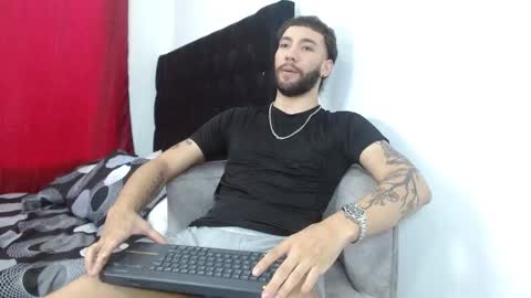 Snapshot of angel_kyrozz chatting on October 23, 7:39 pm angel_kyrozz online show from October 23, 7:39 pm