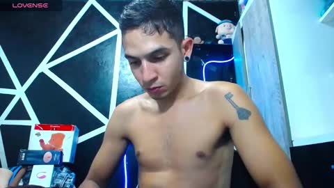 Snapshot of angel_latinboy chatting on February 19, 9:03 pm Angel online show from February 19, 9:03 pm