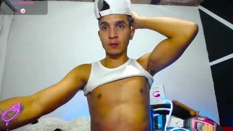Snapshot of angel_latinboy chatting on February 5, 11:06 pm Angel online show from February 5, 11:06 pm