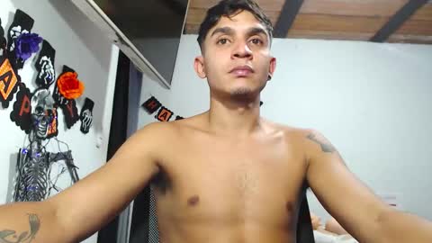 Snapshot of angel_latinboy chatting on October 28, 11:29 pm Angel online show from October 28, 11:29 pm