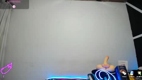 Snapshot of angel_latinboy chatting on February 4, 9:20 pm Angel online show from February 4, 9:20 pm