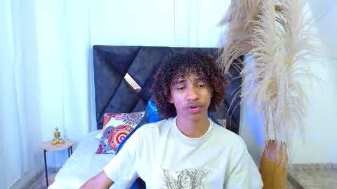 Angel online show from February 18, 9:34 pm